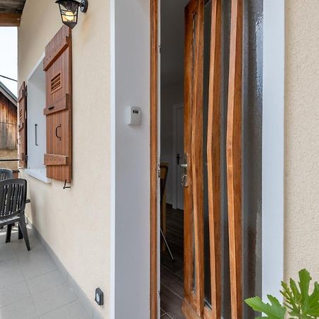 Appartement Lumineux Au Centre Du Village Saint-Felix  Екстериор снимка